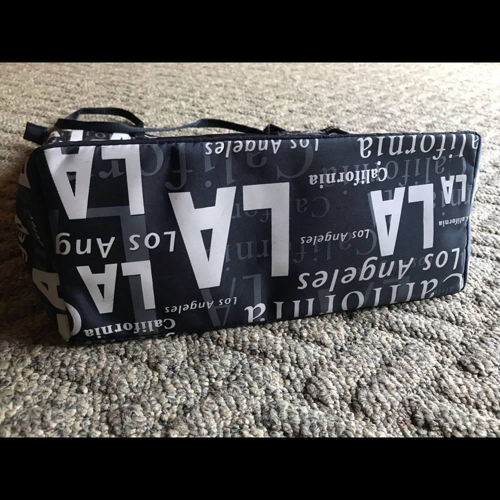 Travel Tote - Picture 3 of 7